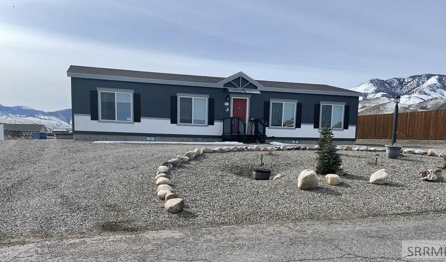 1030 Excelsior Ln, Challis, ID 83226 - 3 Beds, 2 Bath
