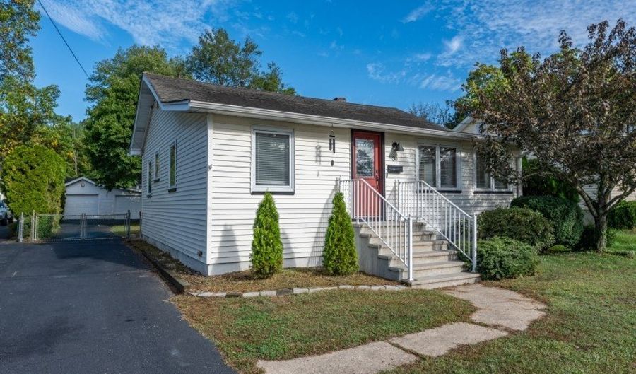 30 S Valley Rd, Bayonne, NJ 07035 - 2 Beds, 1 Bath