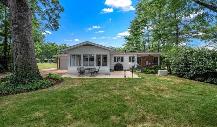 345 Norwood Cir, Ballwin, MO 63011 - 3 Beds, 2 Bath