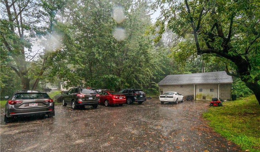 11 Central St, Burrillville, RI 02830 - 7 Beds, 4 Bath