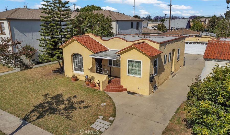 8148 Madison Ave, South Gate, CA 90280 - 4 Beds, 2 Bath