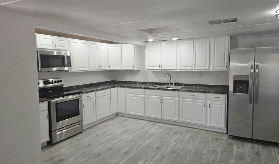 1584 N WOOD St, Casa Grande, AZ 85122 - 4 Beds, 2 Bath