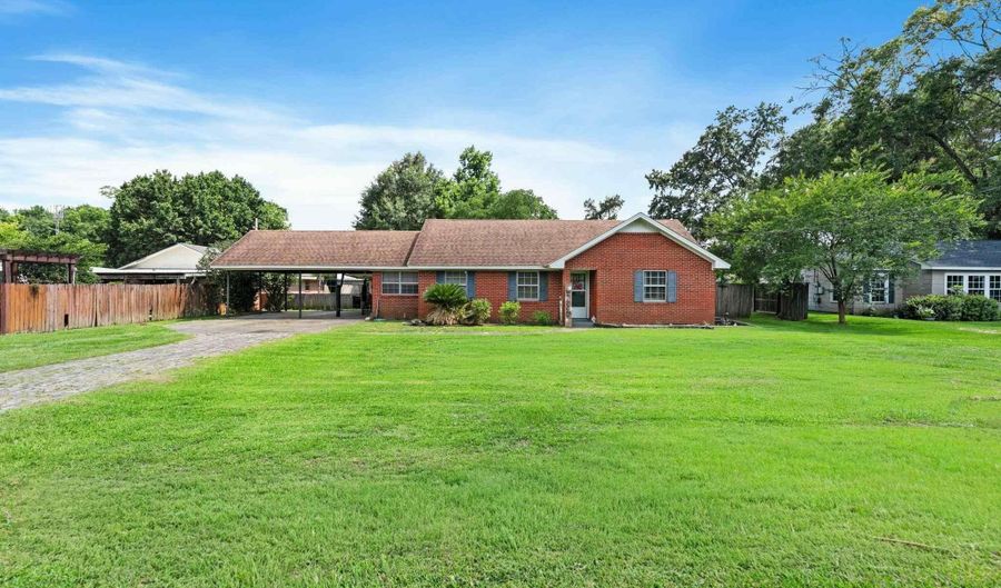 910 E Horner St, Atmore, AL 36502 - 3 Beds, 1 Bath