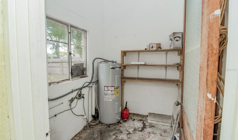 132 KINSTLE Ave, Auburndale, FL 33823 - 2 Beds, 2 Bath