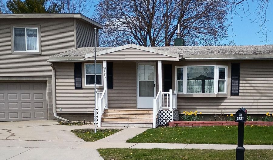 423 W Campbell St, Alpena, MI 49707 - 3 Beds, 1 Bath