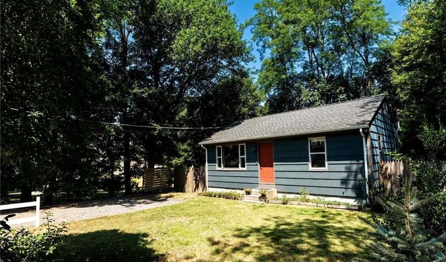 10 Ship St, Jamestown, RI 02835 - 1 Beds, 1 Bath