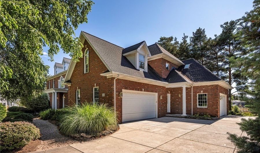 85 Galileo Dr, Amherst, NY 14221 - 6 Beds, 6 Bath