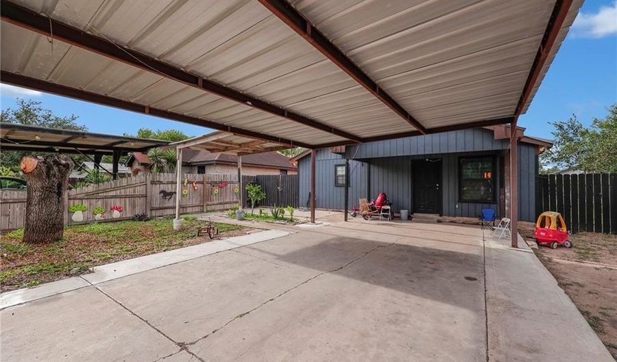 524 E Fannin Ave, Alamo, TX 78516 - 2 Beds, 2 Bath