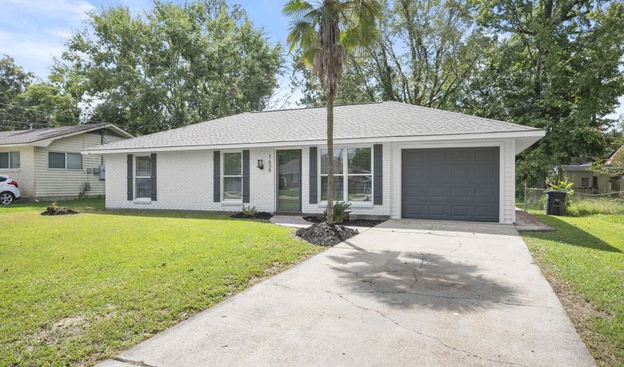 7658 Gov Blanchard Dr, Baton Rouge, LA 70811 - 3 Beds, 2 Bath