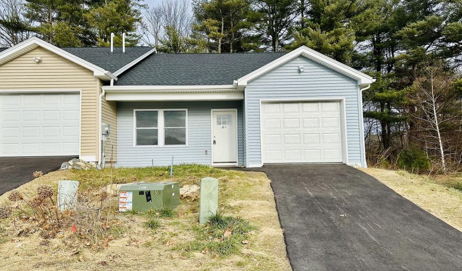 25 Village Cir, Augusta, ME 04330 - 2 Beds, 2 Bath