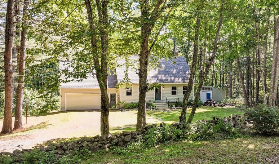 14 Hunt Rd, Belfast, ME 04915 - 3 Beds, 3 Bath