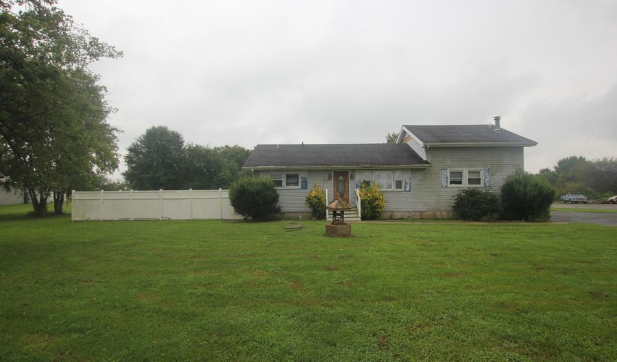 32634 LIGHTHOUSE Rd, Selbyville, DE 19975 - 3 Beds, 2 Bath