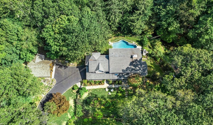15 Queens Ln, Darien, CT 06820 - 5 Beds, 5 Bath