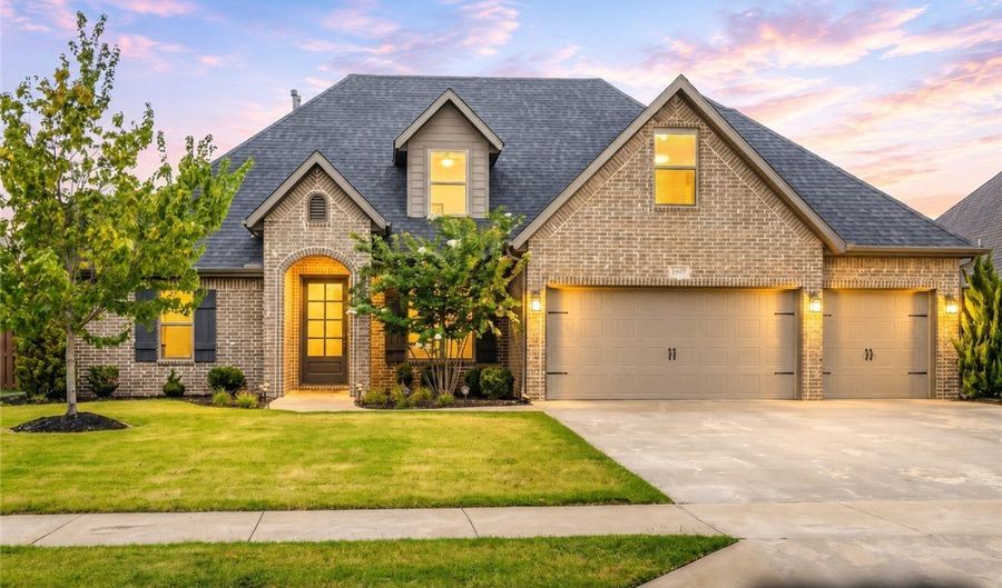 1902 SW Edinburgh Ave, Bentonville, AR 72713 - 4 Beds, 3 Bath