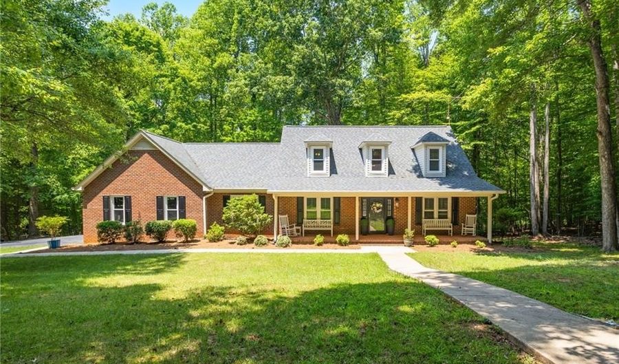 1833 Lake Country Drive Ext, Asheboro, NC 27205 - 4 Beds, 3 Bath
