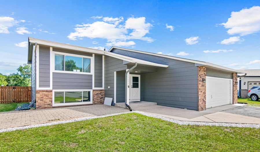 13693 Hidden Creek Dr, Andover, MN 55304 - 4 Beds, 2 Bath
