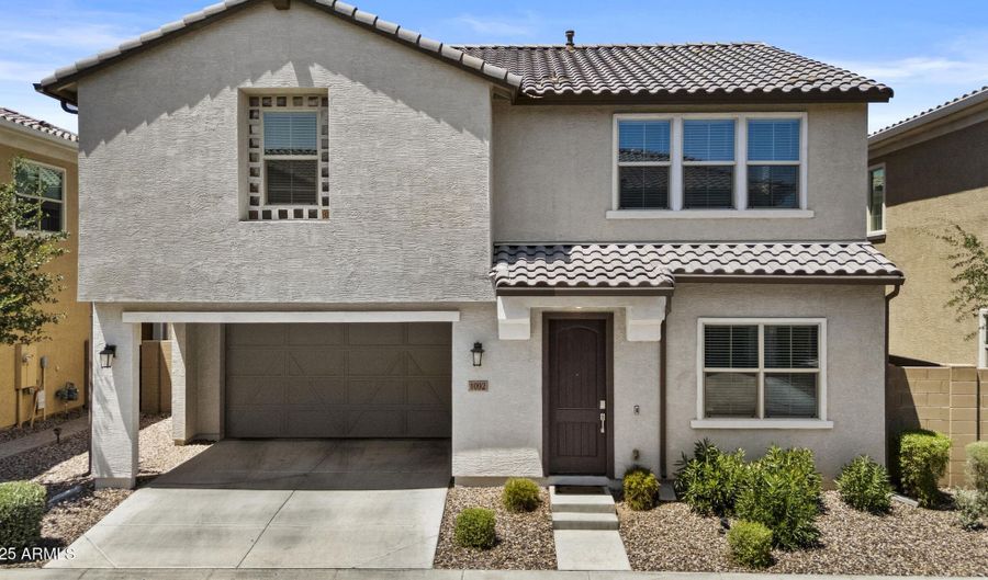 1092 E NEWLAND Dr, Chandler, AZ 85286 - 3 Beds, 4 Bath