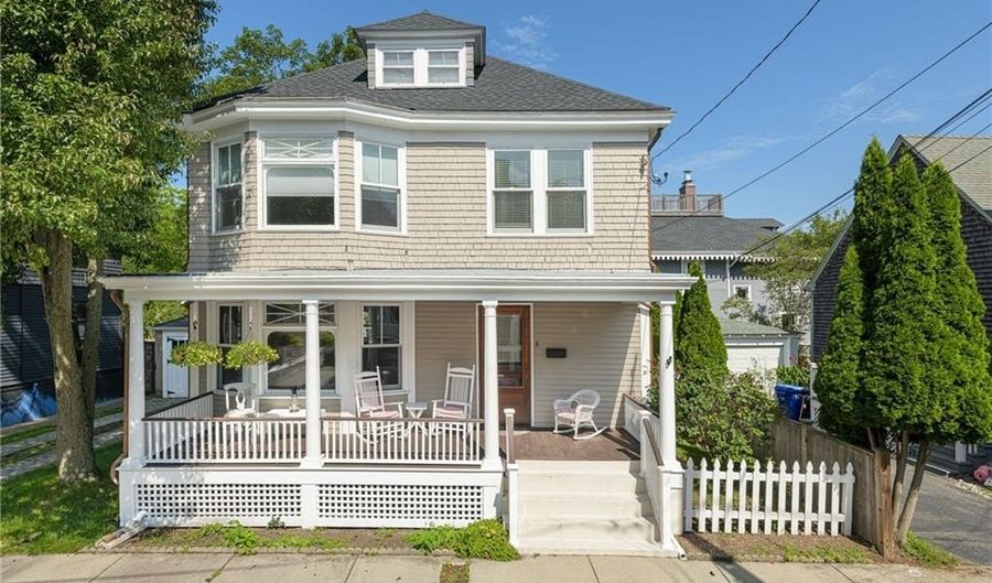 8 Bush St, Newport, RI 02840 - 4 Beds, 3 Bath