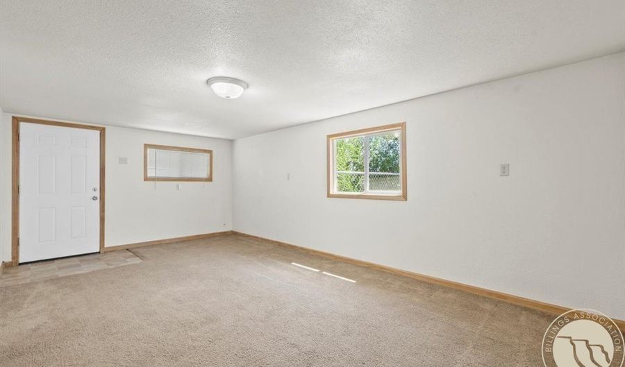 226 Moore Ln, Billings, MT 59101 - 2 Beds, 1 Bath