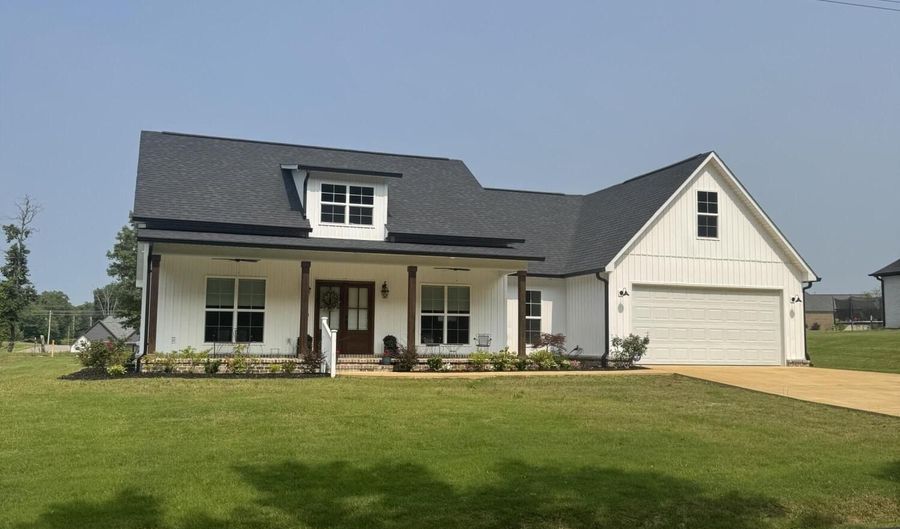 218 Robert Lee Dr, Booneville, MS 38829 - 3 Beds, 2 Bath