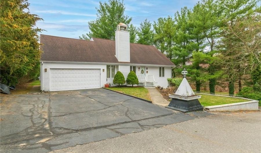 14 Jasper Ave, Johnston, RI 02919 - 3 Beds, 2 Bath