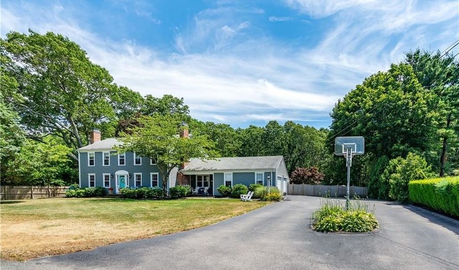155 Oakdale Rd, North Kingstown, RI 02852 - 4 Beds, 4 Bath