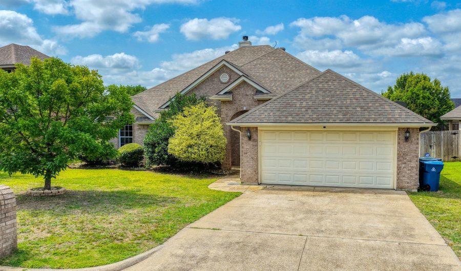 116 Clyde Dr, Aledo, TX 76008 - 4 Beds, 2 Bath