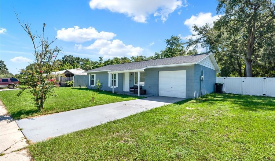 6442 FORTUNE Ln, Apopka, FL 32712 - 3 Beds, 1 Bath