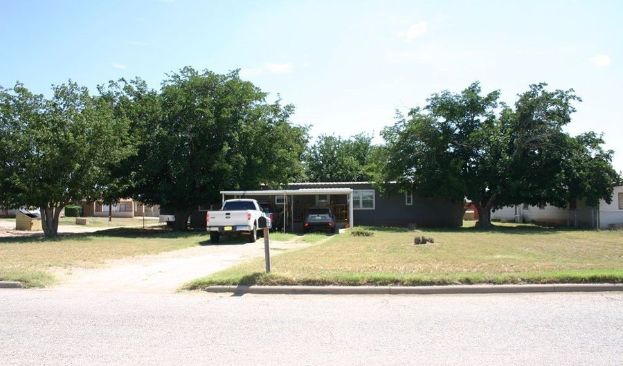 107 SW 7th St, Andrews, TX 79714 - 2 Beds, 2 Bath
