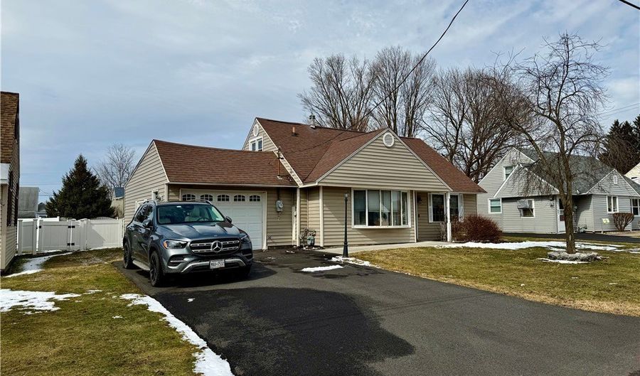 427 Van Roen Rd, Utica, NY 13502 - 2 Beds, 1 Bath