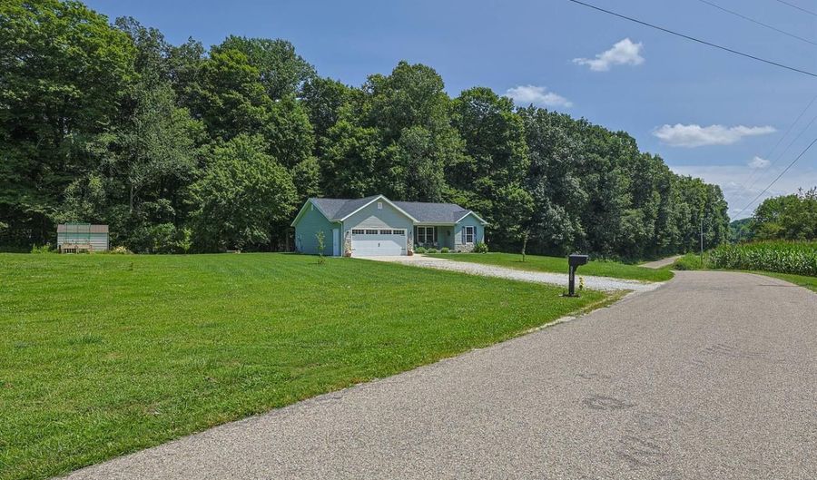 20129 Loop Rd, Batesville, IN 47006 - 3 Beds, 2 Bath