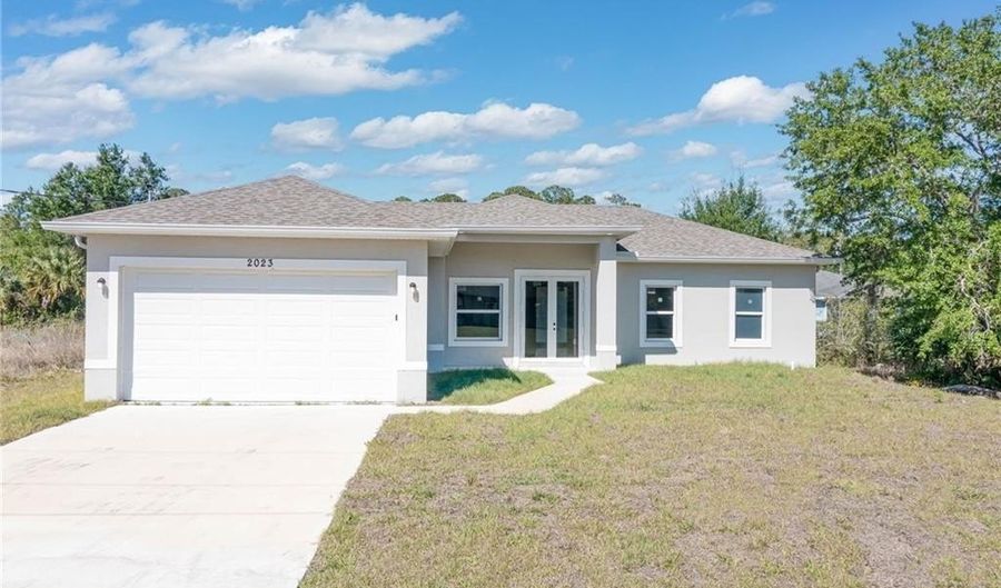 2023 Robert, Alva, FL 33920 - 3 Beds, 2 Bath