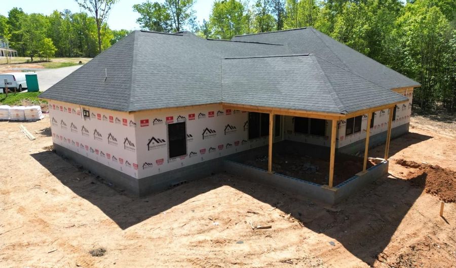 15 Somerset Dr, Appomattox, VA 24522 - 4 Beds, 4 Bath