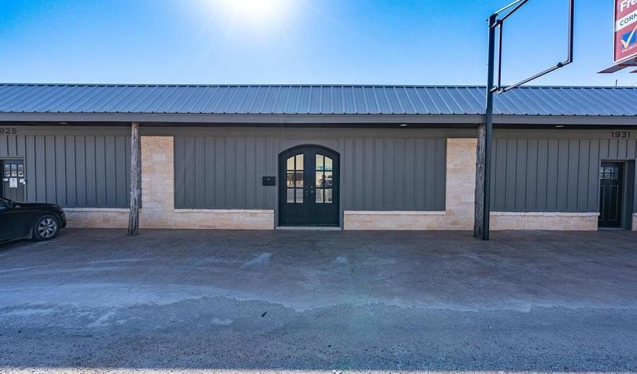 1929 S Treadaway Blvd, Abilene, TX 79602 - 0 Beds, 0 Bath