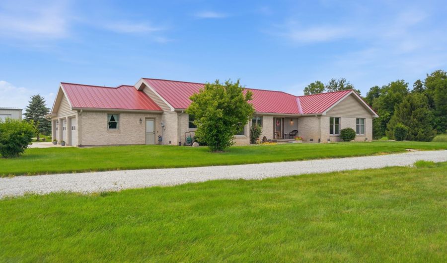 1667 S 700 W, Anderson, IN 46011 - 3 Beds, 3 Bath