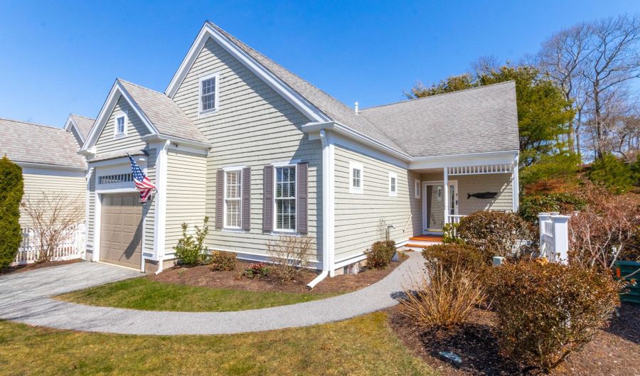 13 Hollyhock Knoll Ct 13, Bourne, MA 02532 - 2 Beds, 3 Bath