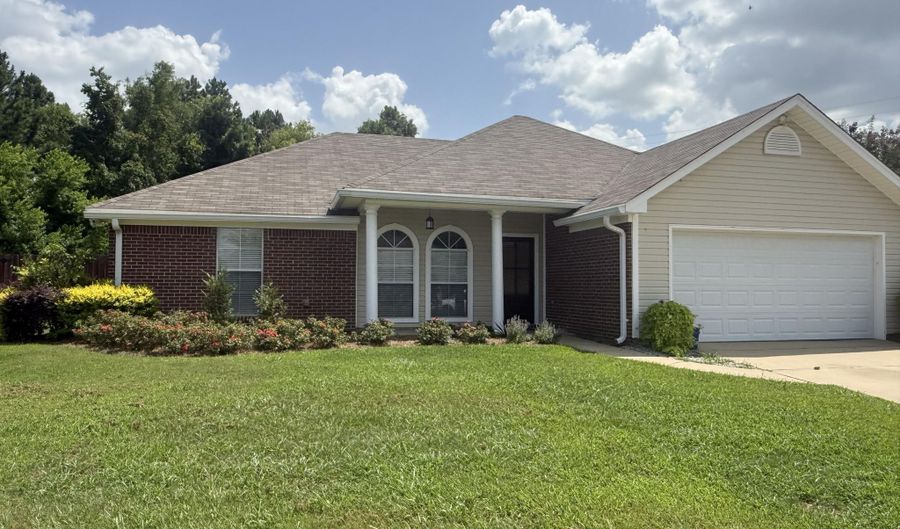 200 Crosscreek Dr, Brandon, MS 39047 - 3 Beds, 2 Bath