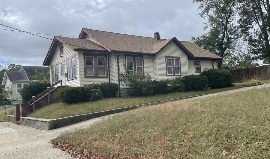 236 E Wyoming Ave, Absecon, NJ 08201 - 3 Beds, 1 Bath