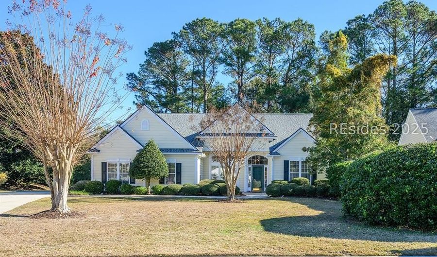 7 Crescent Cir, Bluffton, SC 29910 - 3 Beds, 2 Bath