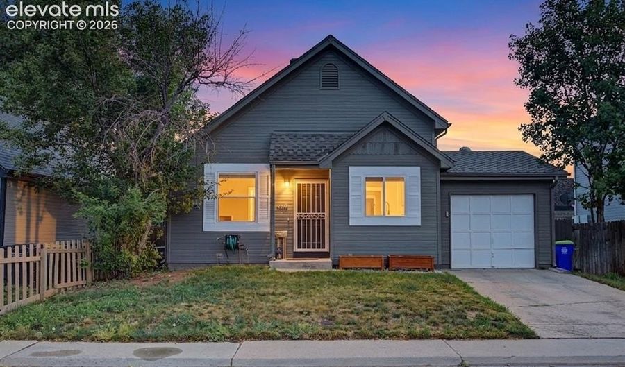 4683 S Buckley Way, Aurora, CO 80015 - 3 Beds, 2 Bath