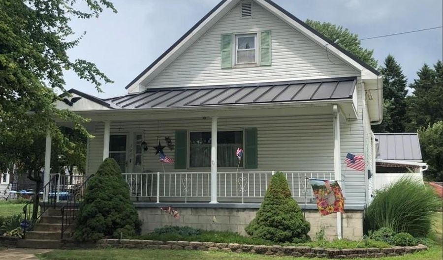 105 Eden St, Attica, OH 44890 - 4 Beds, 3 Bath
