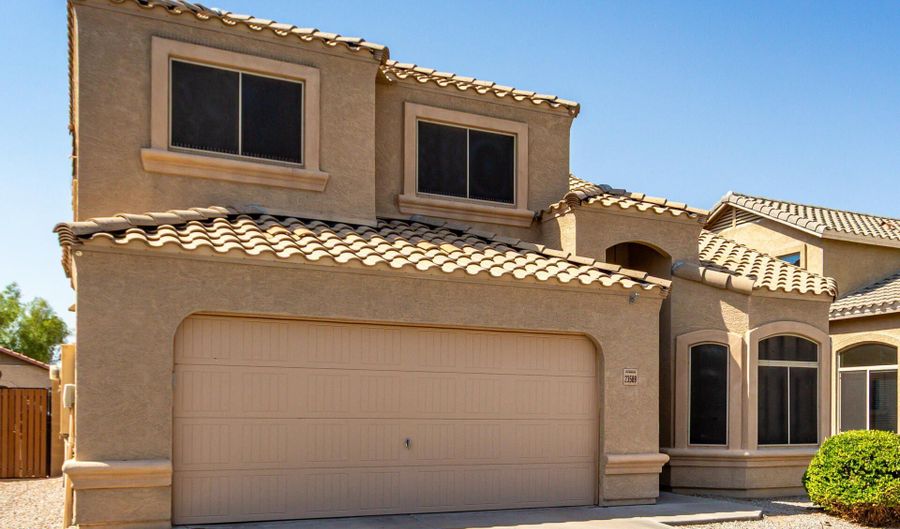 23589 W MOBILE Ln, Buckeye, AZ 85326 - 4 Beds, 3 Bath