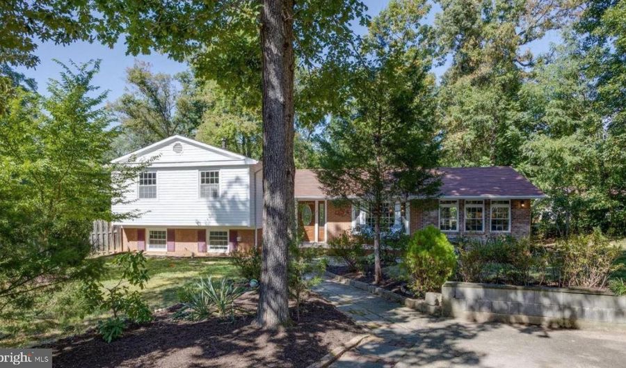 8524 CANTERBURY Dr, Annandale, VA 22003 - 2 Beds, 1 Bath