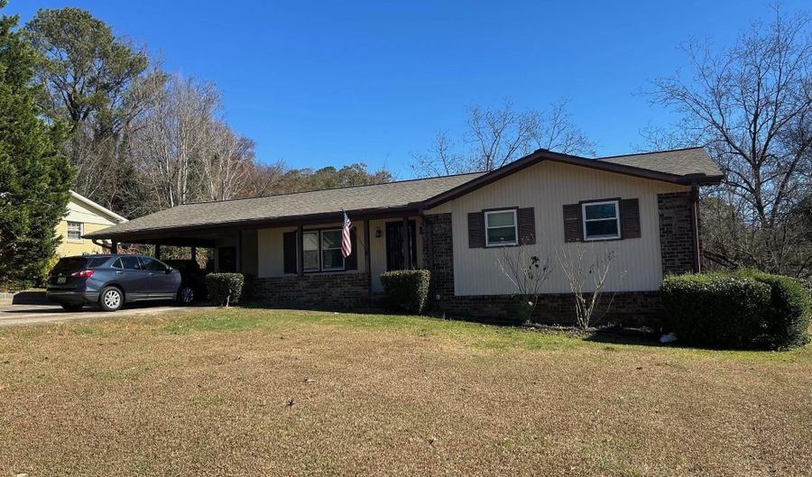 4027 DIX St, Anniston, AL 36201 - 3 Beds, 2 Bath