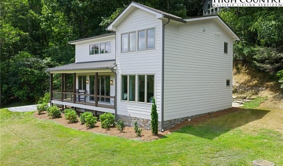2181 Broadstone Rd, Banner Elk, NC 28604 - 2 Beds, 3 Bath