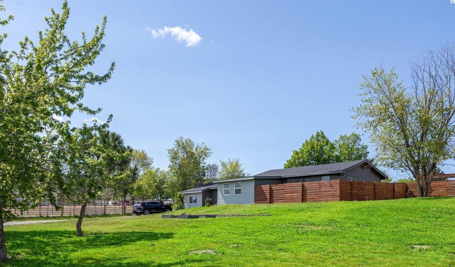 39304 N Olson Pr NW, Benton City, WA 99320 - 3 Beds, 1 Bath