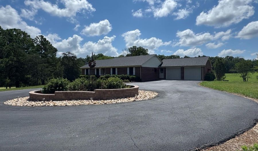 258 Willow Oak Rd, Appomattox, VA 24522 - 3 Beds, 3 Bath