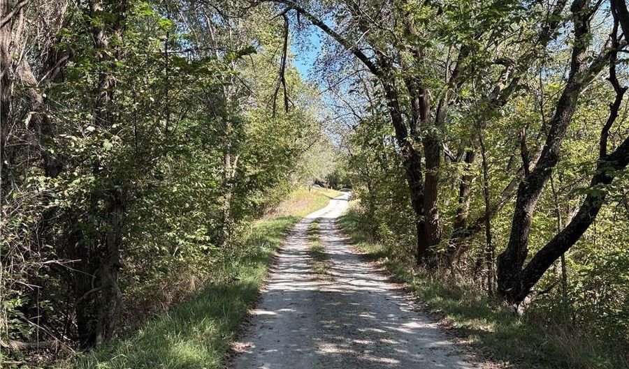 4445 Sherman Rd, Atchison, KS 66002 - 4 Beds, 2 Bath