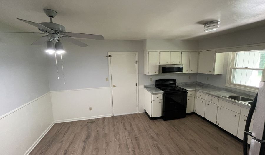 1224 Richfield Ln, Avon, IN 46123 - 3 Beds, 2 Bath