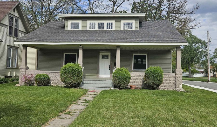 608 S Main St, Auburn, IN 46706 - 2 Beds, 1 Bath